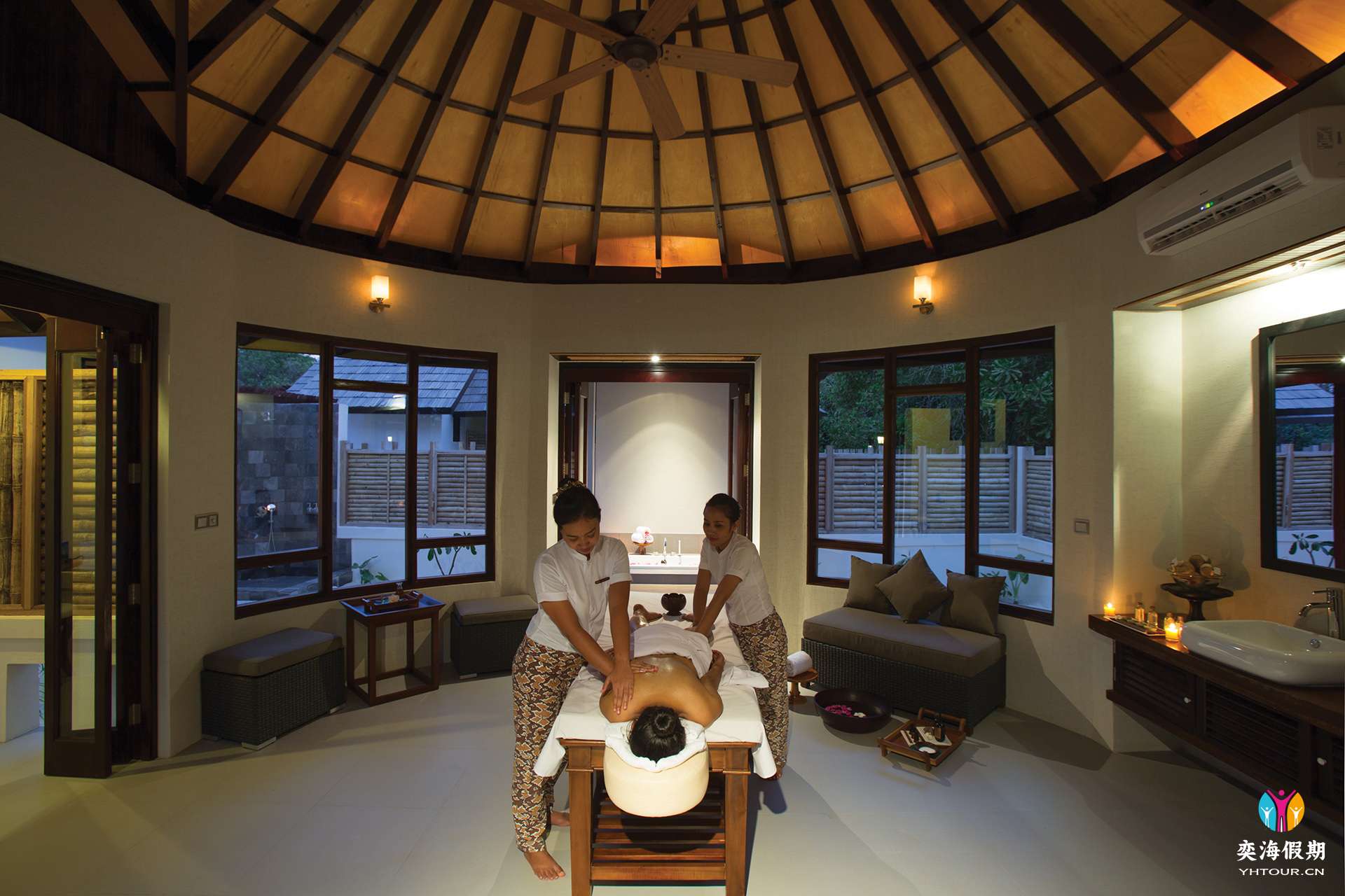 AKIRI SPA BY MANDARA - MASSAGE.jpg