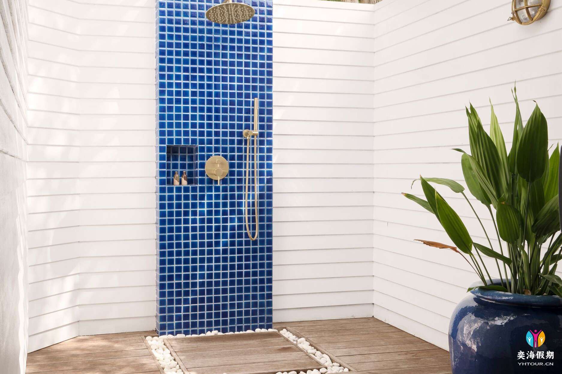 Villa Nautica - Ocean Beach Pool Villa - Open Air Shower - Large.jpg