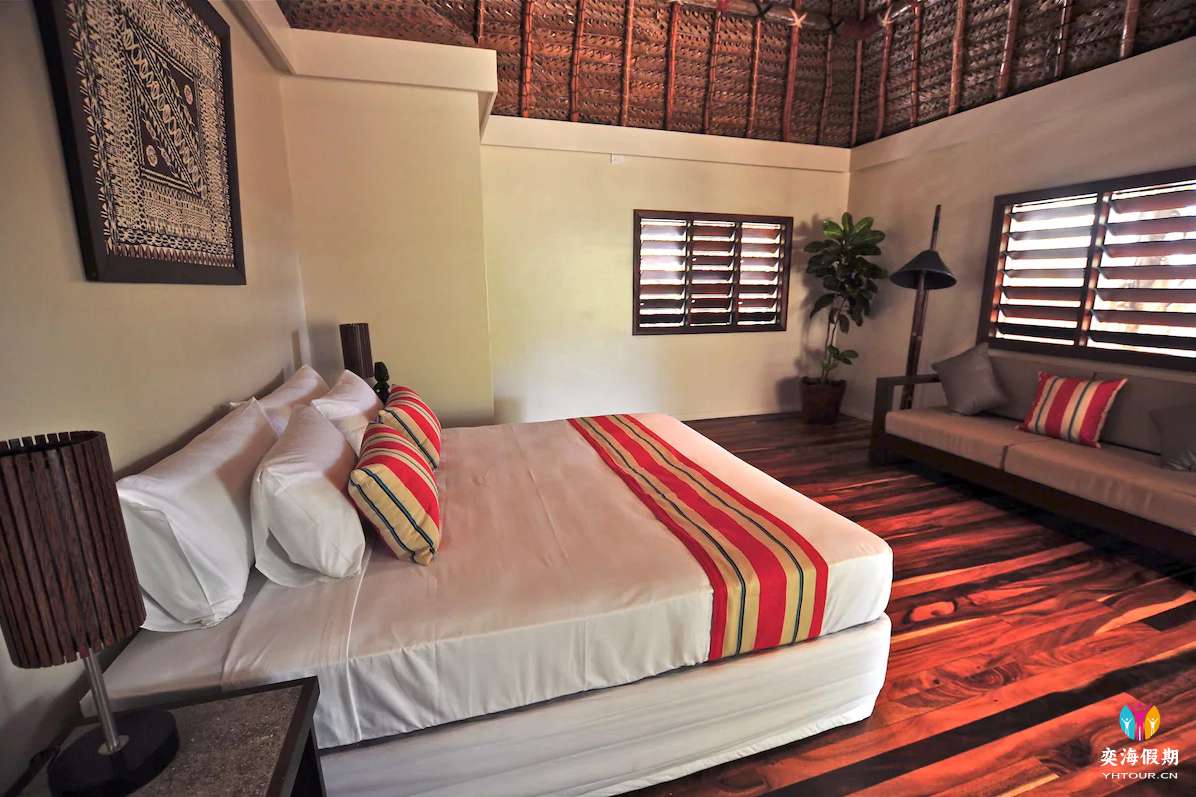 2 Bedrooms, Beachfront.webp (3).jpg