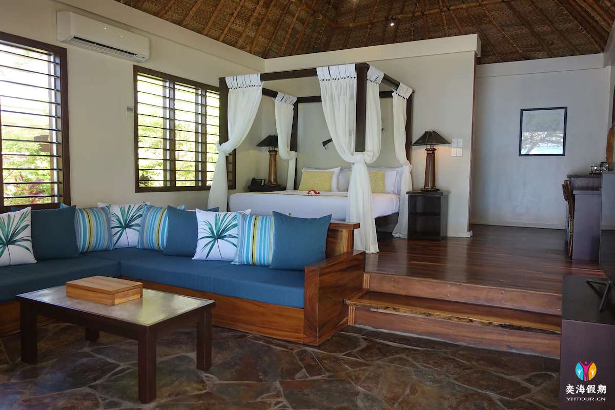 2 Bedrooms, Beachfront.webp (4).jpg