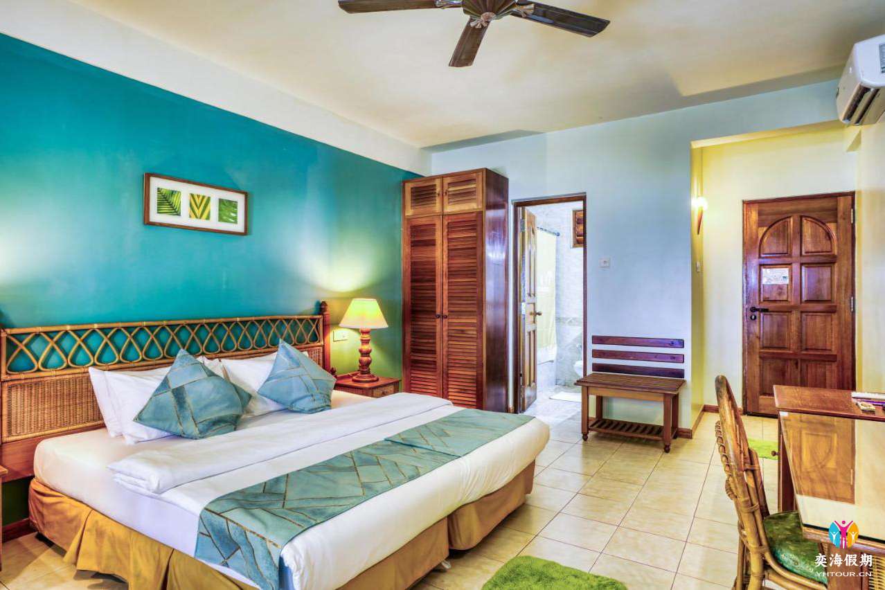 Deluxe Sky Room5.jpg