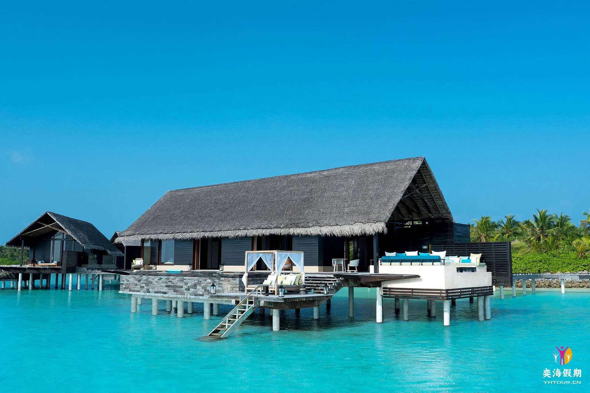 Grand Water Villa With Pool.webp (2).jpg
