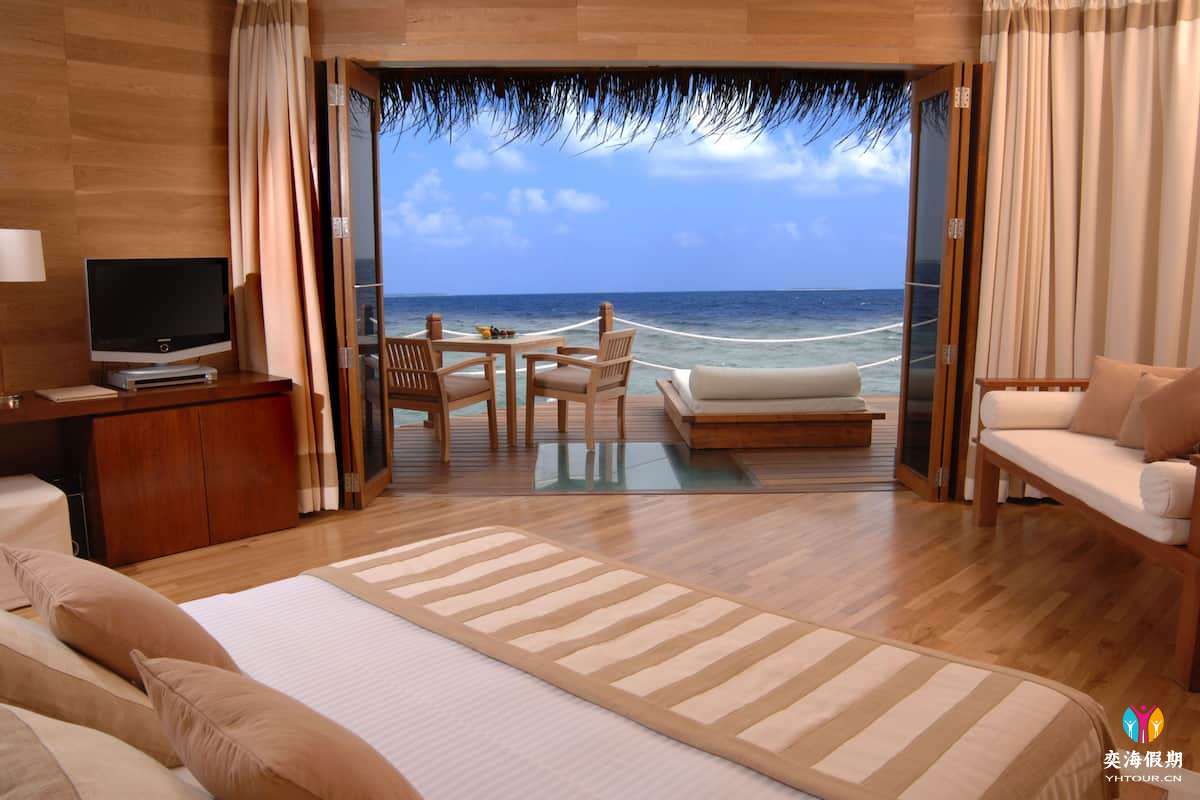 Water Villa (2).jpg