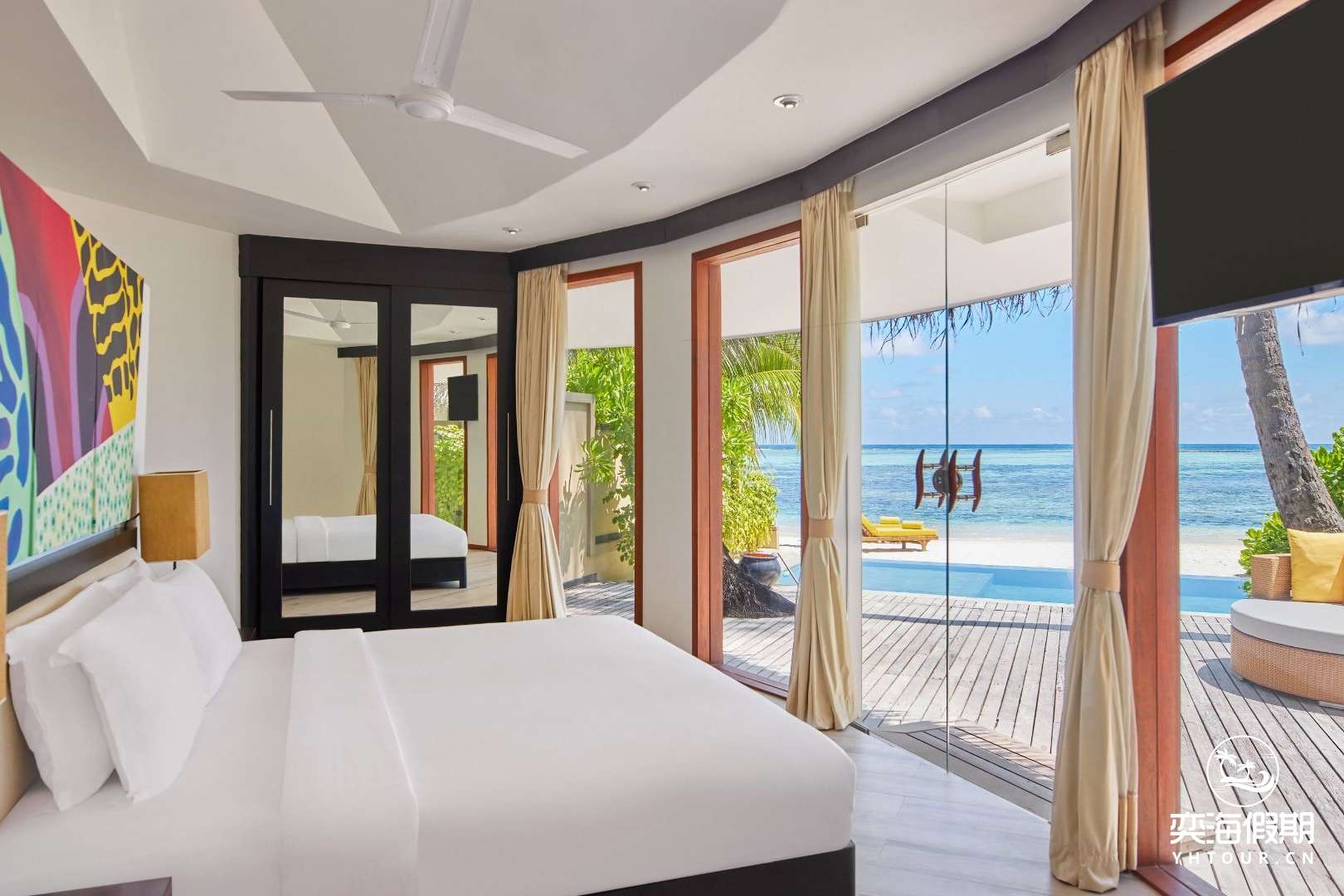 Beachfront Infinity Pool Villa (2).jpg
