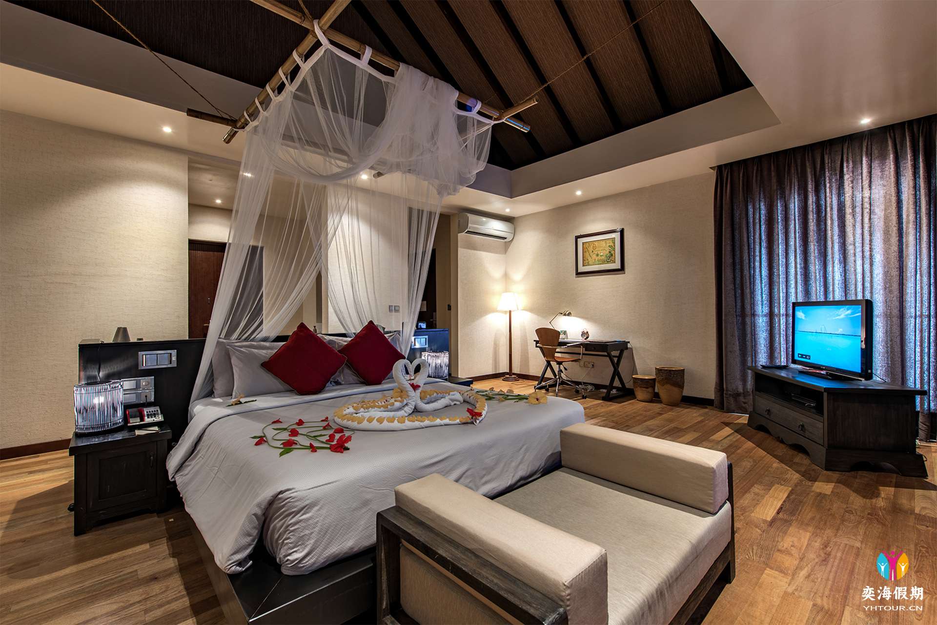 SUNSET POOL VILLA - INTERIOR VIEW.jpg