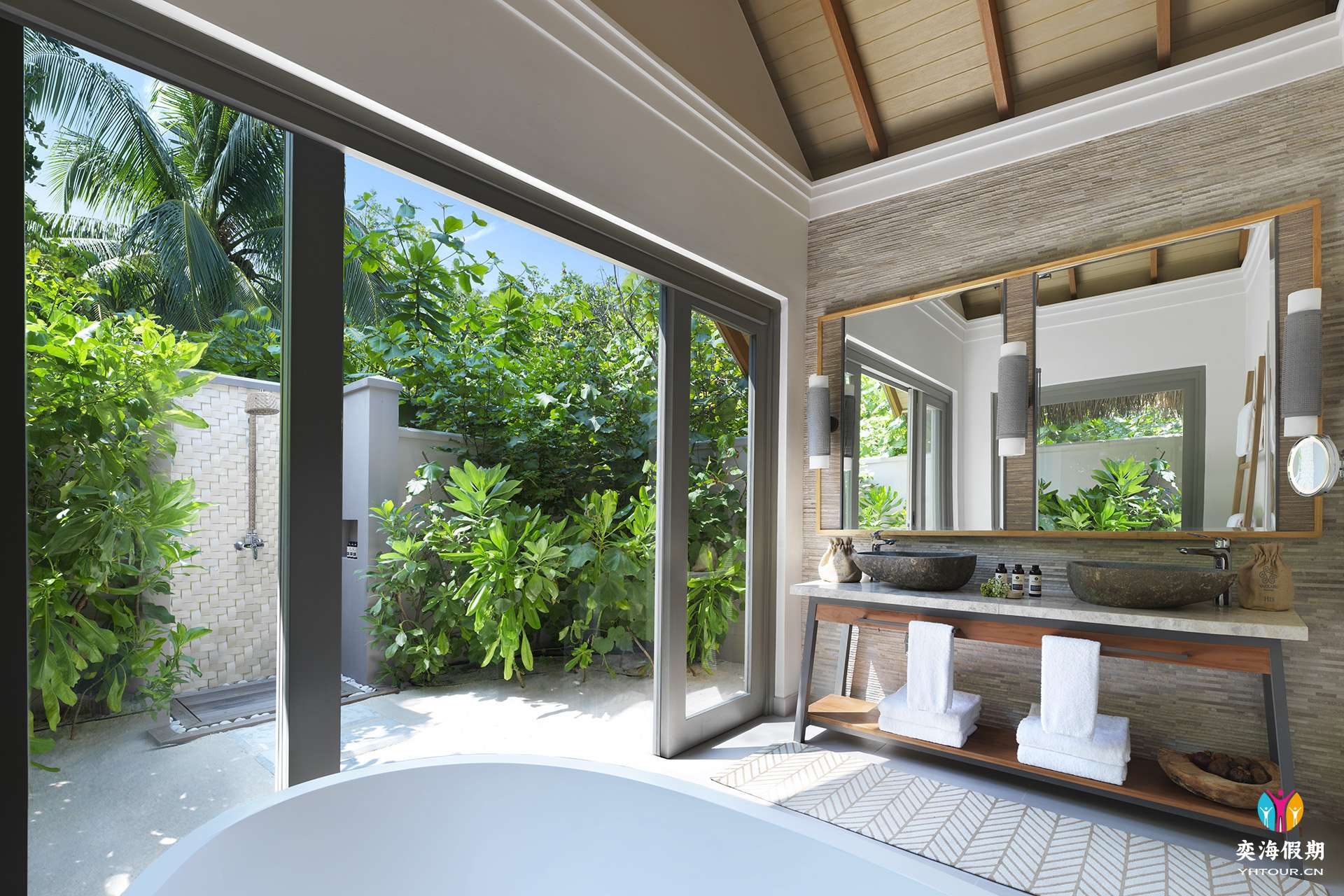 Beach Villa with Plunge Pool_Outdoor Shower and Bathroom.jpg