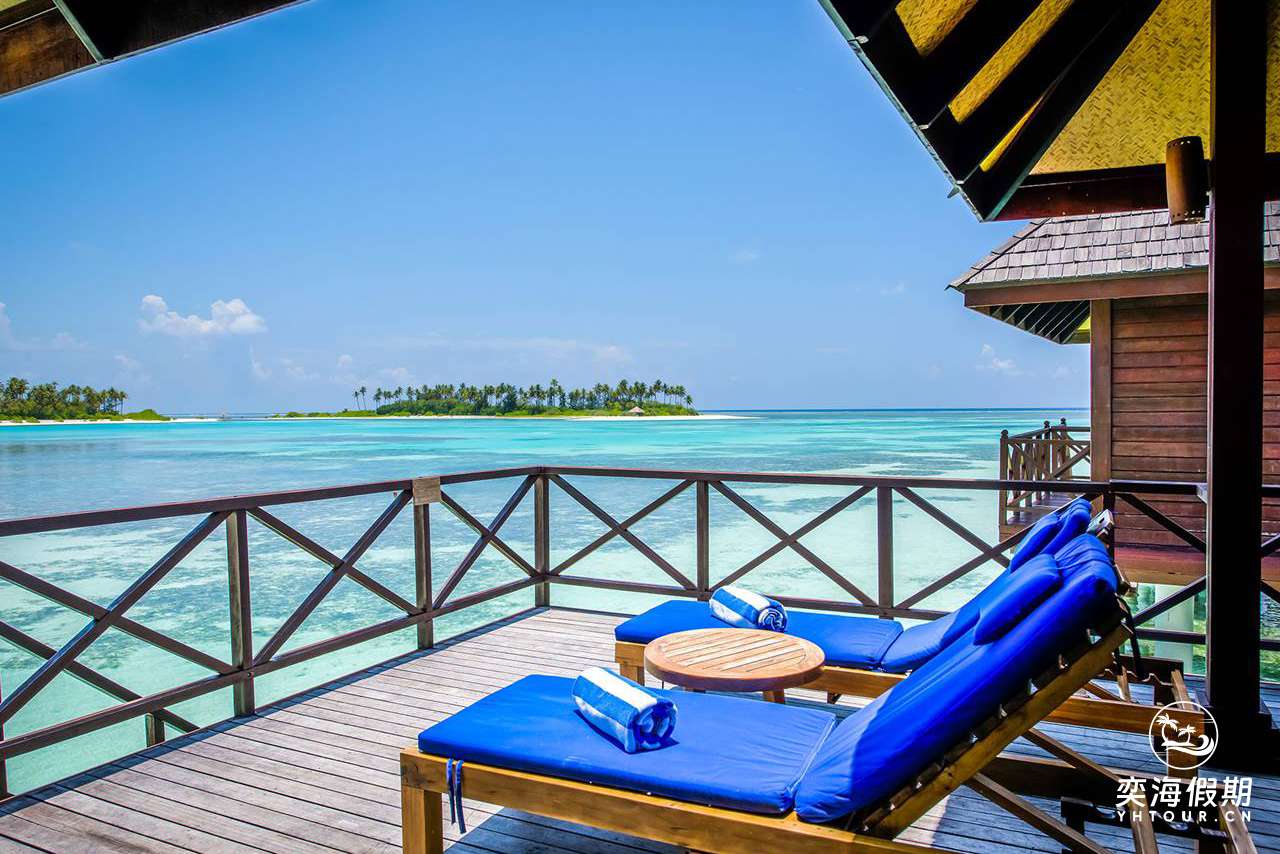 Deluxe Water Villa.jpg