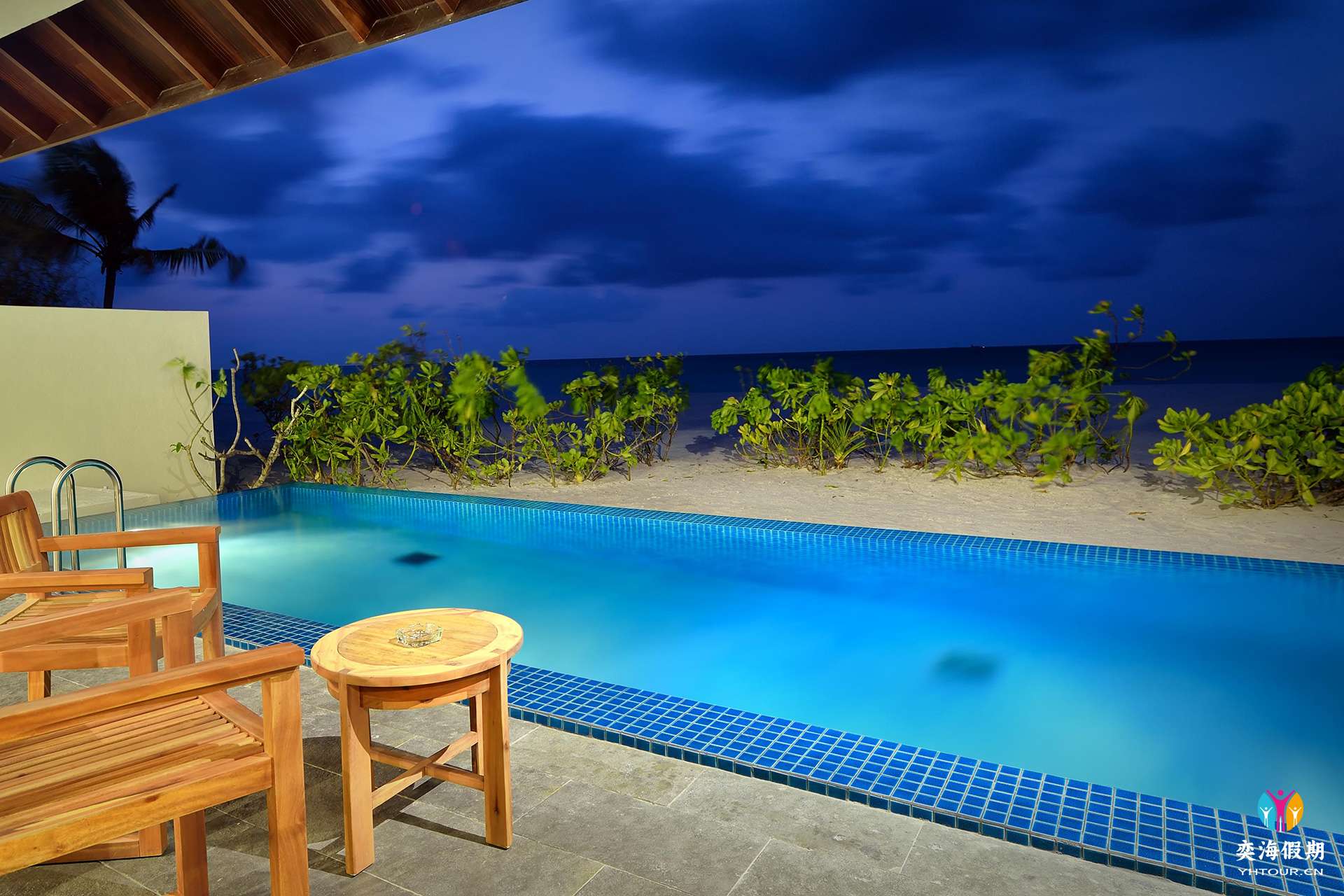 SUNSET POOL VILLA - EXTERIOR AT DUSK WITH VIEW.jpg