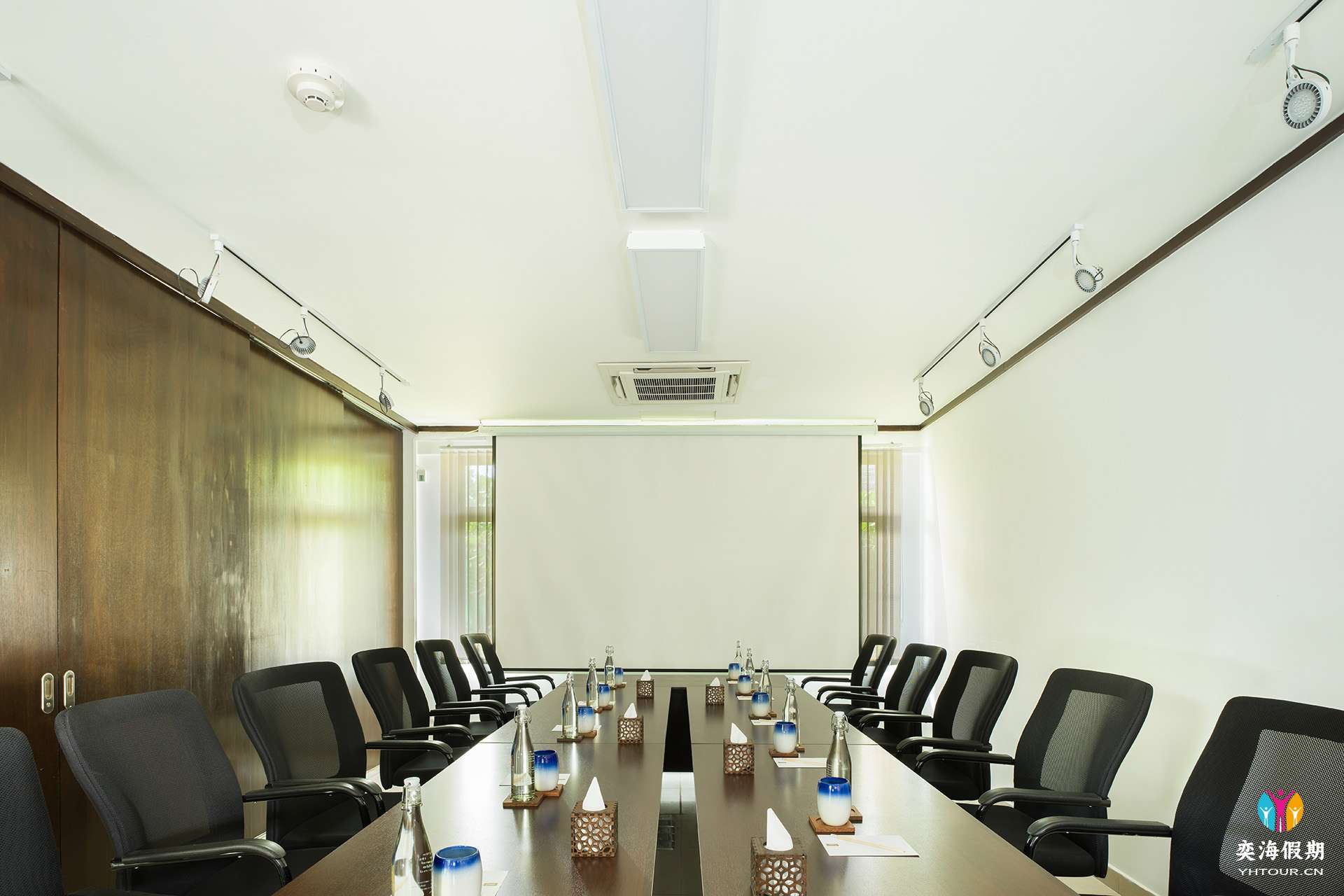 Meeting Room.jpg