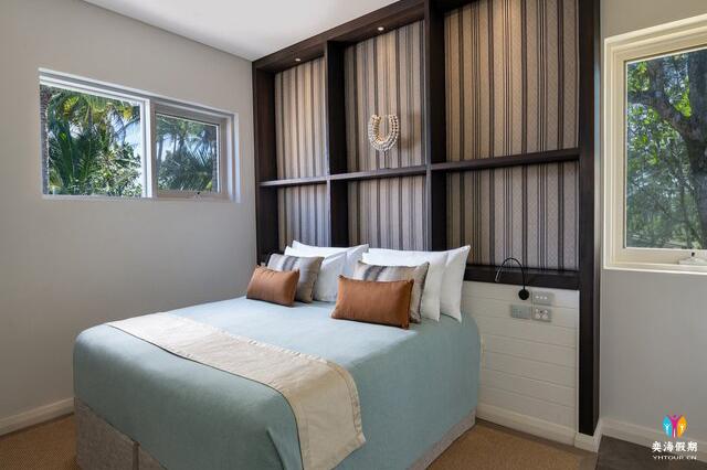 2 Bedroom Beachfront Villa (4).jpg