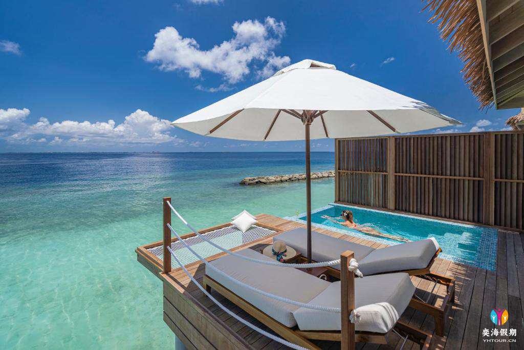Sunset Water Villa with Pool (5).jpg