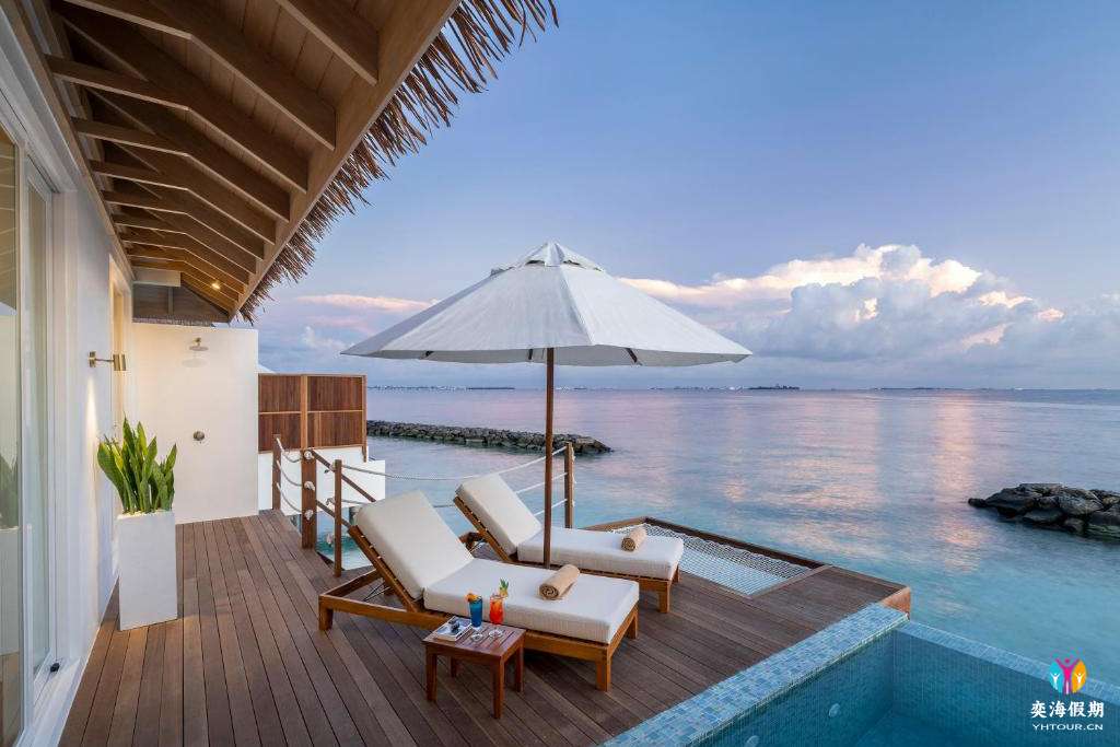 Sunset Water Villa with Pool (4).jpg