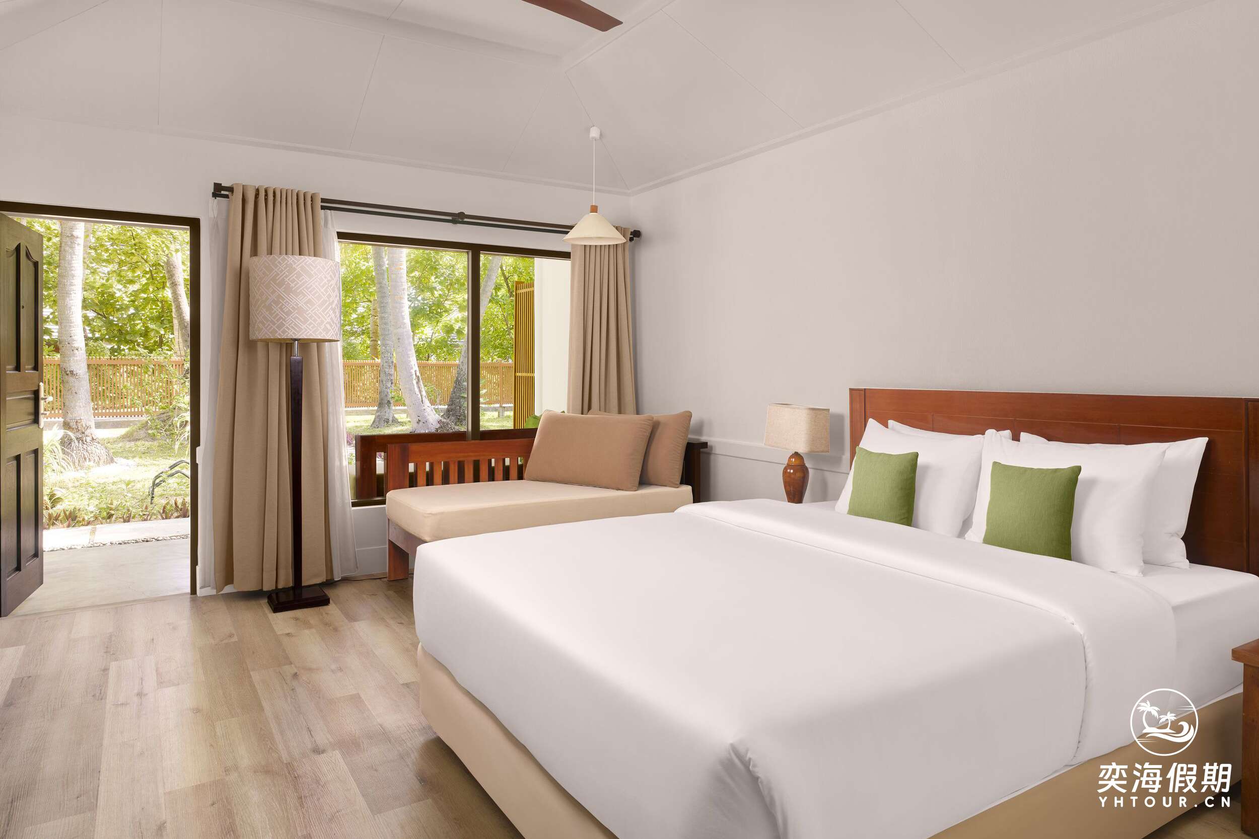 Villa Park - Sun Villa - Bedroom - Large.jpg