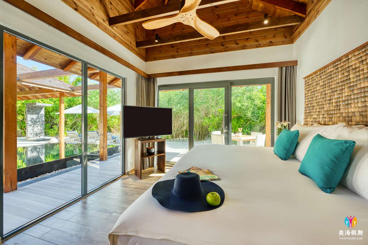 Movenpick-Maldives-review-file-34 beach spa residence.jpg