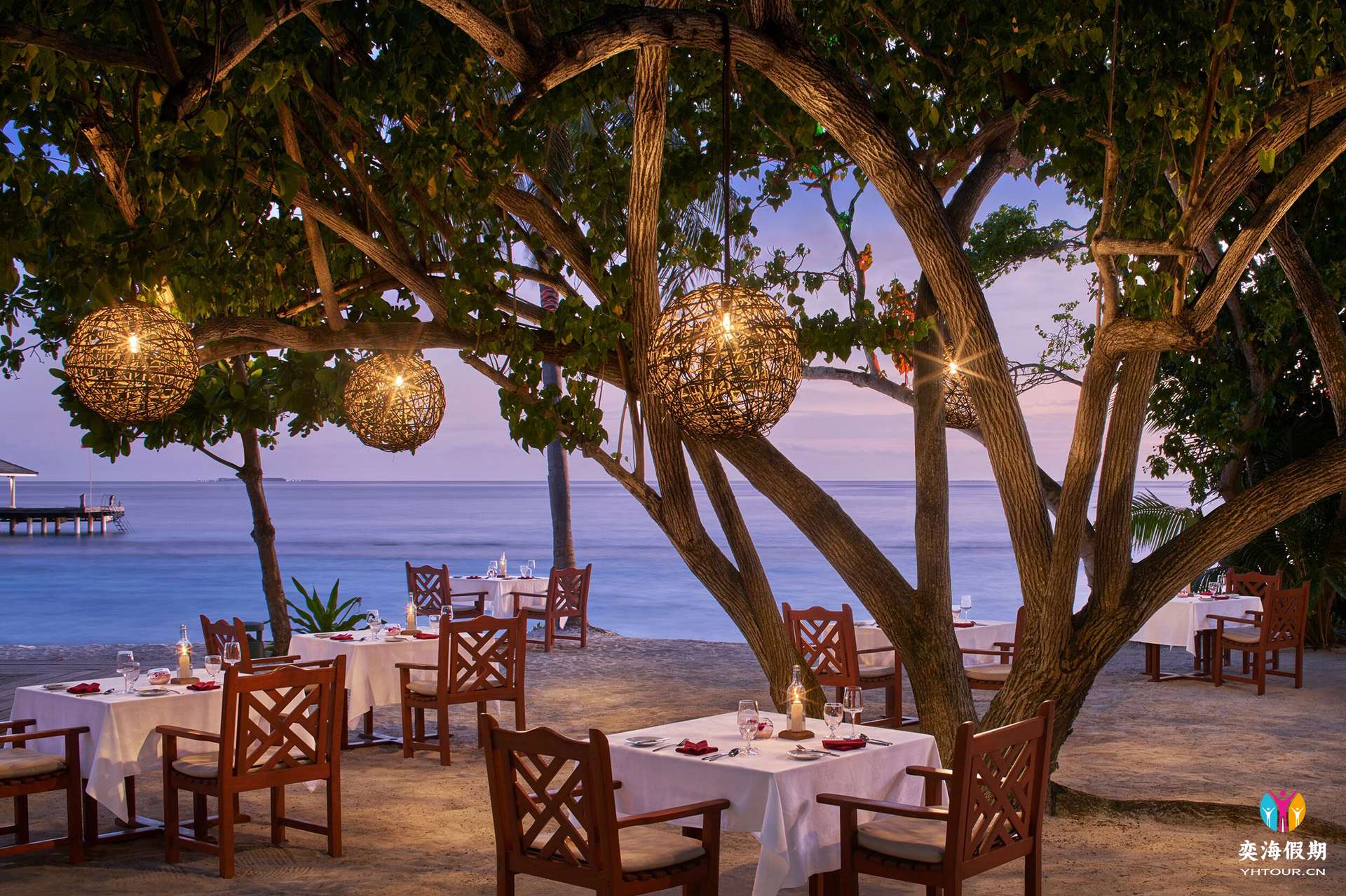 Royal Island - Raabondhi Restaurant - View - Large (1).jpg