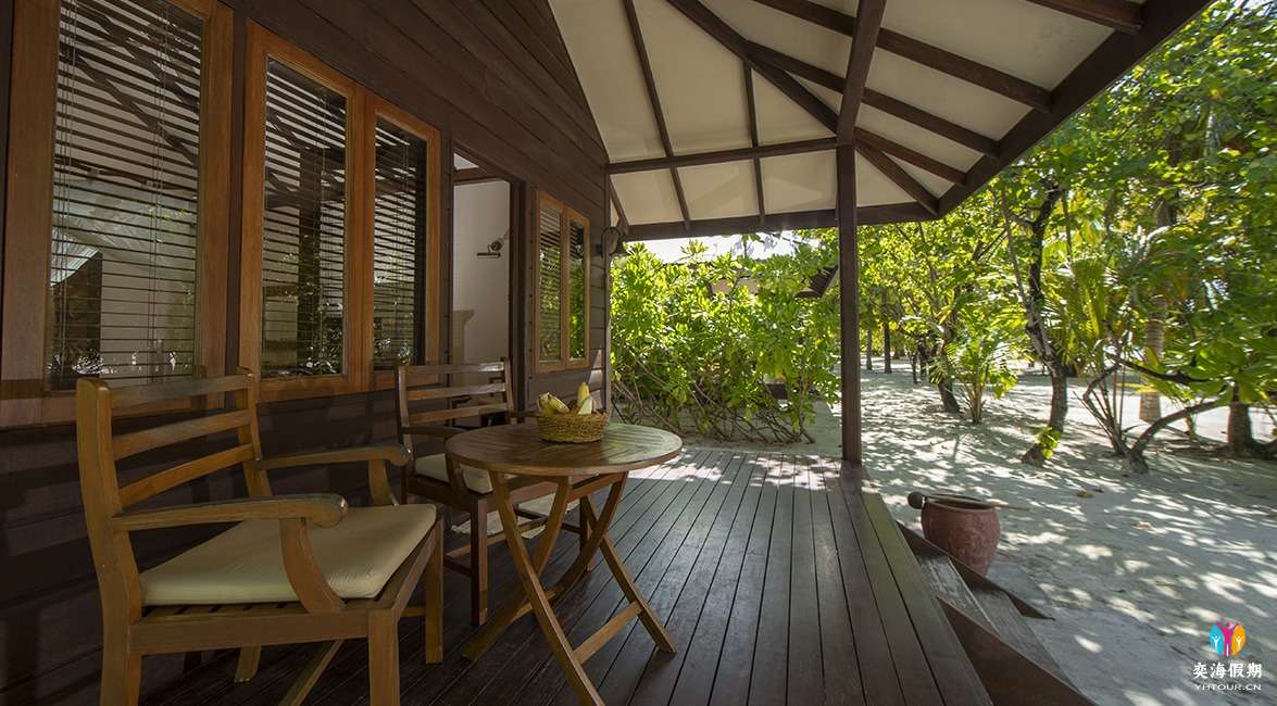 Deluxe Beach Villa (1).jpg