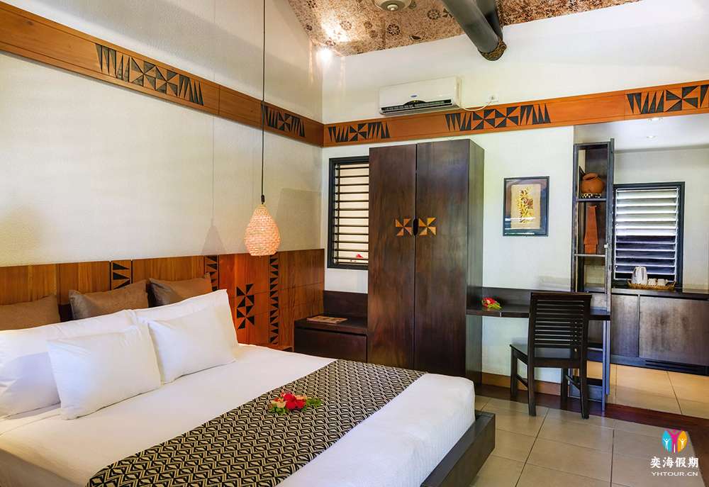 Resort Room 2.jpg