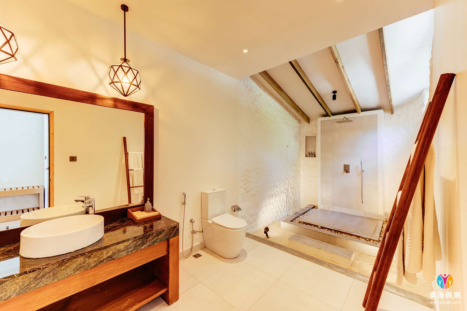 Beach Bungalow (Bathroom).jpg