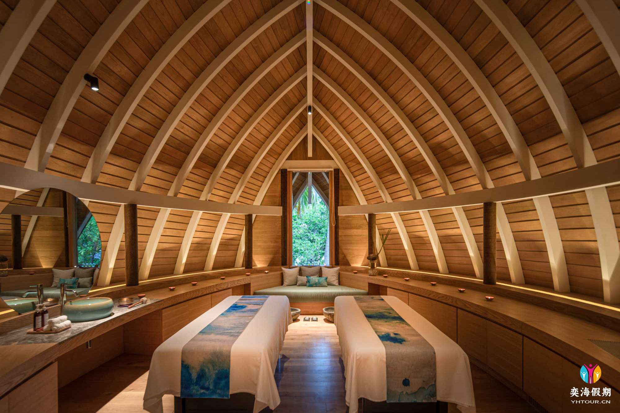 6163f8e7dc6297f30e86553f_faarufushi_experience-spa-10.jpg