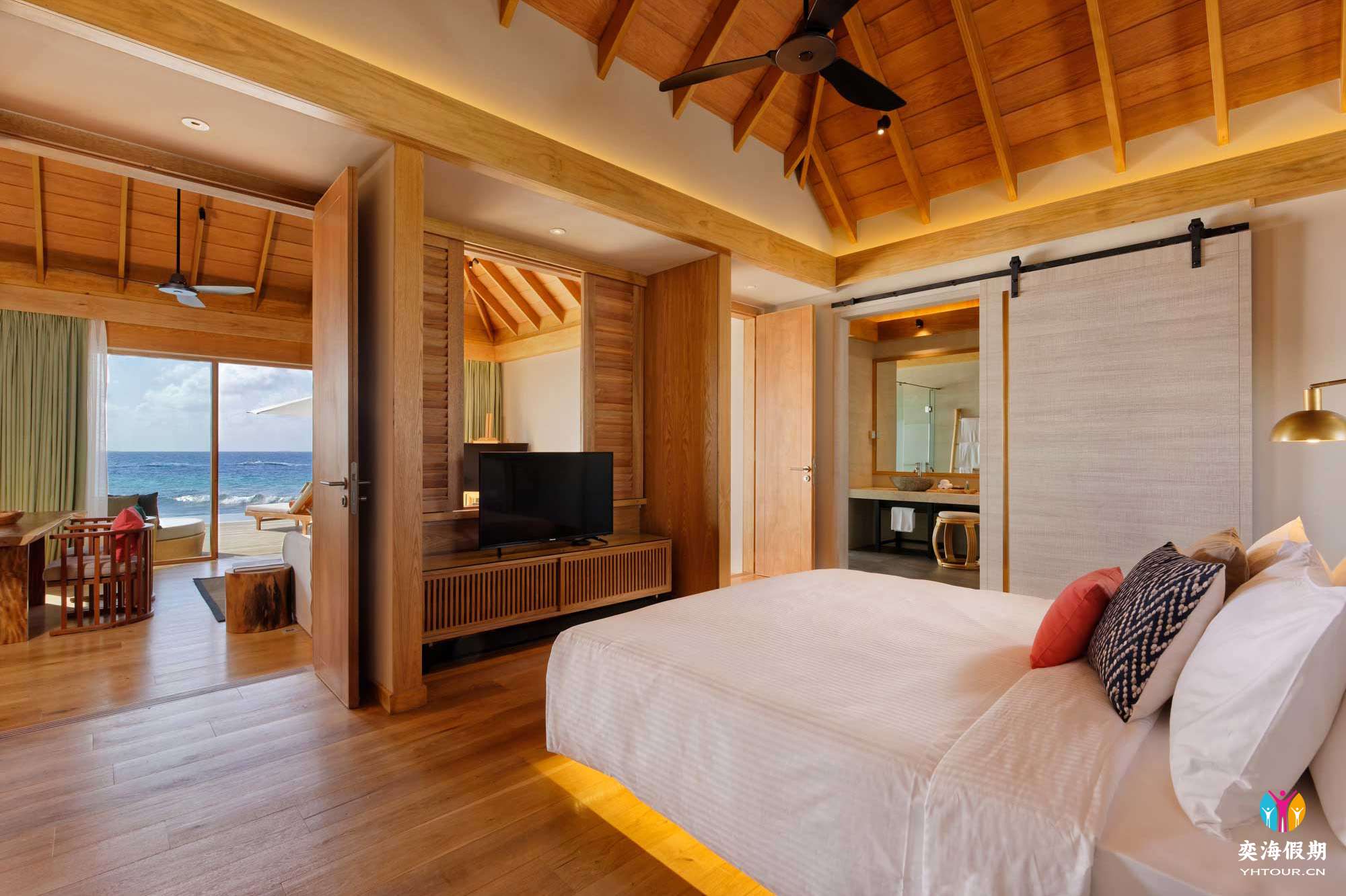 SUPERIOR WATER VILLAS WITH POOL5.jpg