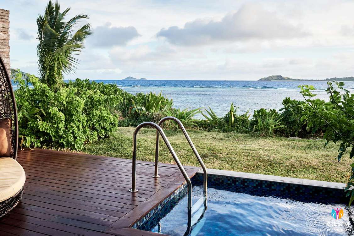 Beachfront Retreat 2.jpg