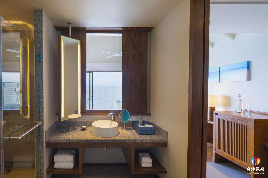 Overwater Villa with Swirl Pool (3).jpg
