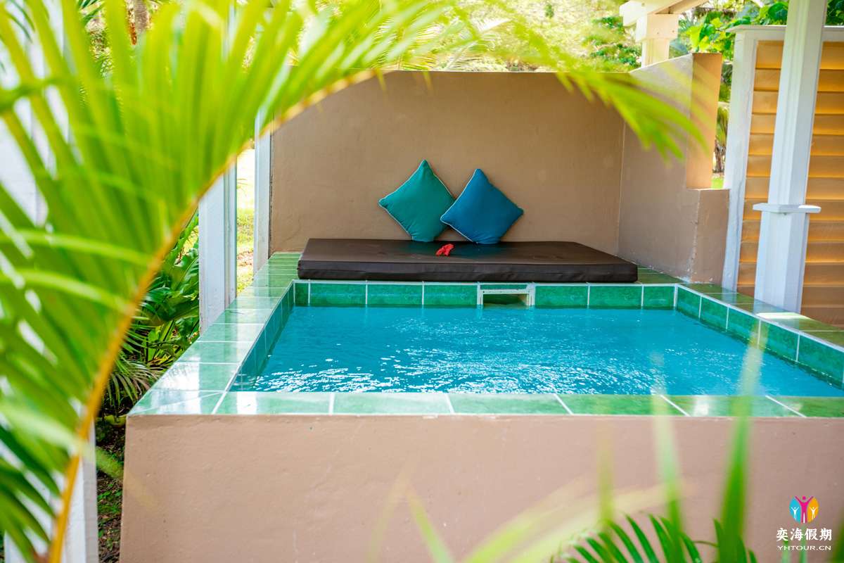 Two-Bedroom Pool Bures (5).jpg