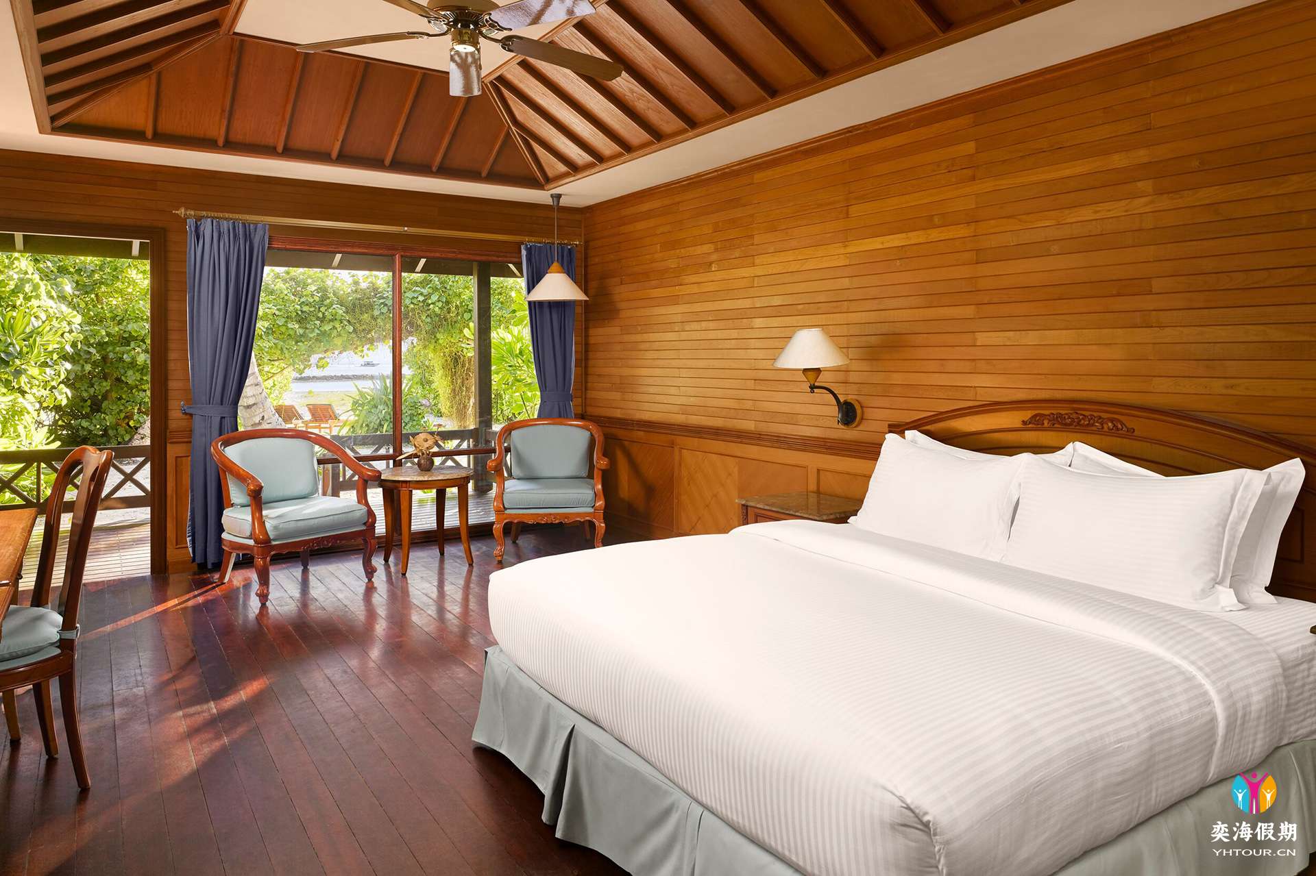 Royal Island - Sunset Beach Villa - Bed - Large.jpg