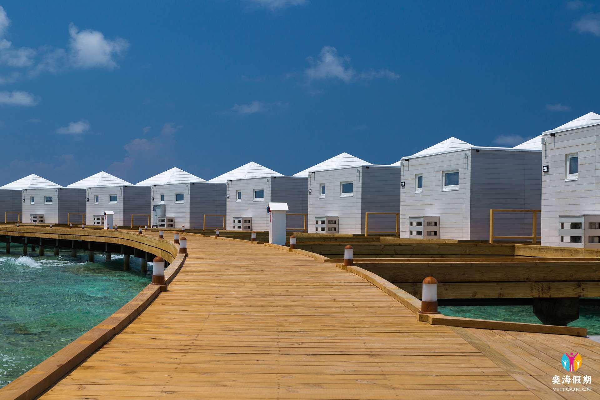 Water Bungalow5.jpg