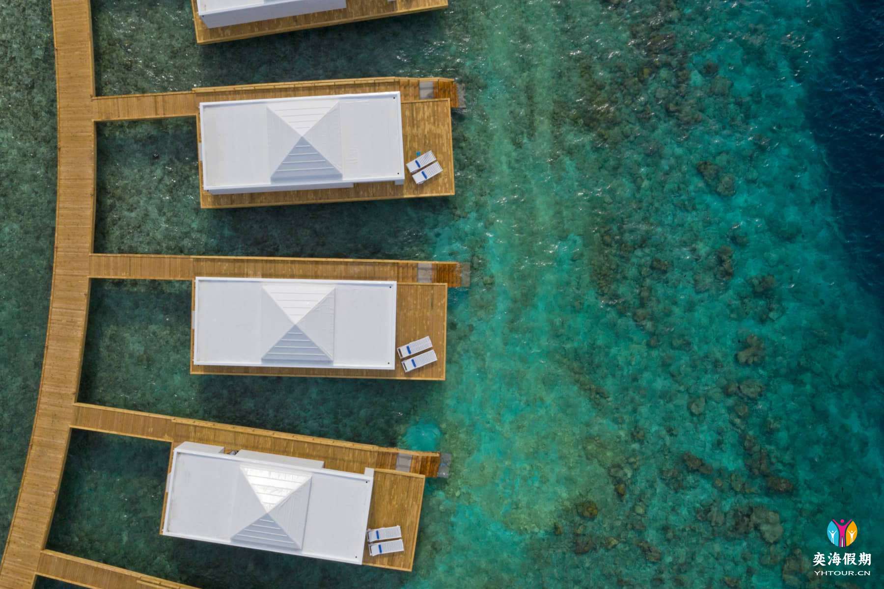 Water Bungalow2.jpg