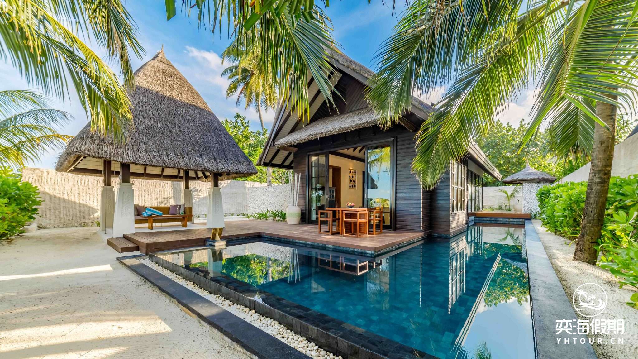 Earth Pool Villas2.jpg