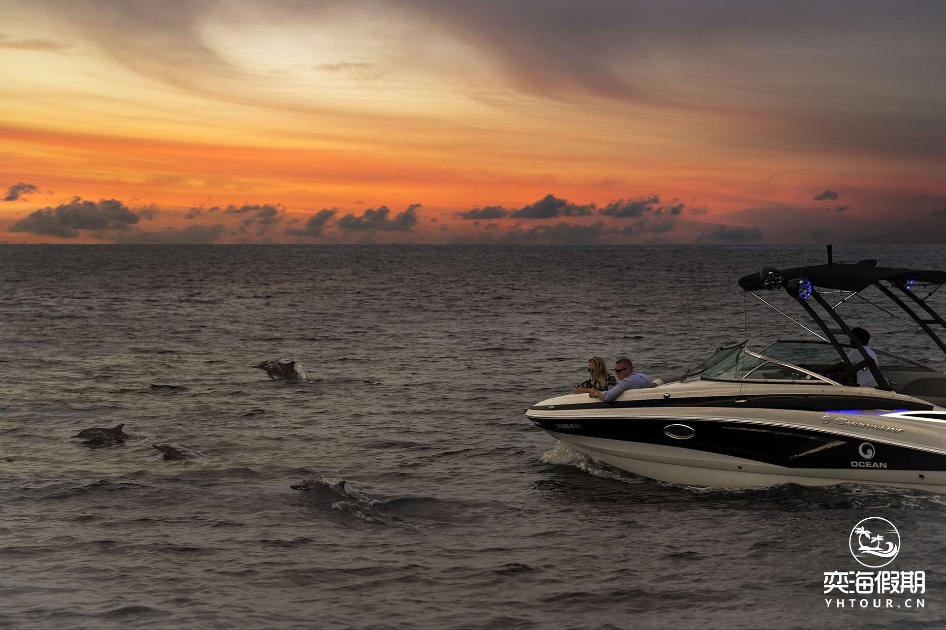 Waldorf_Astoria_Maldives_Sunset_Cruise_Dolphin.jpg
