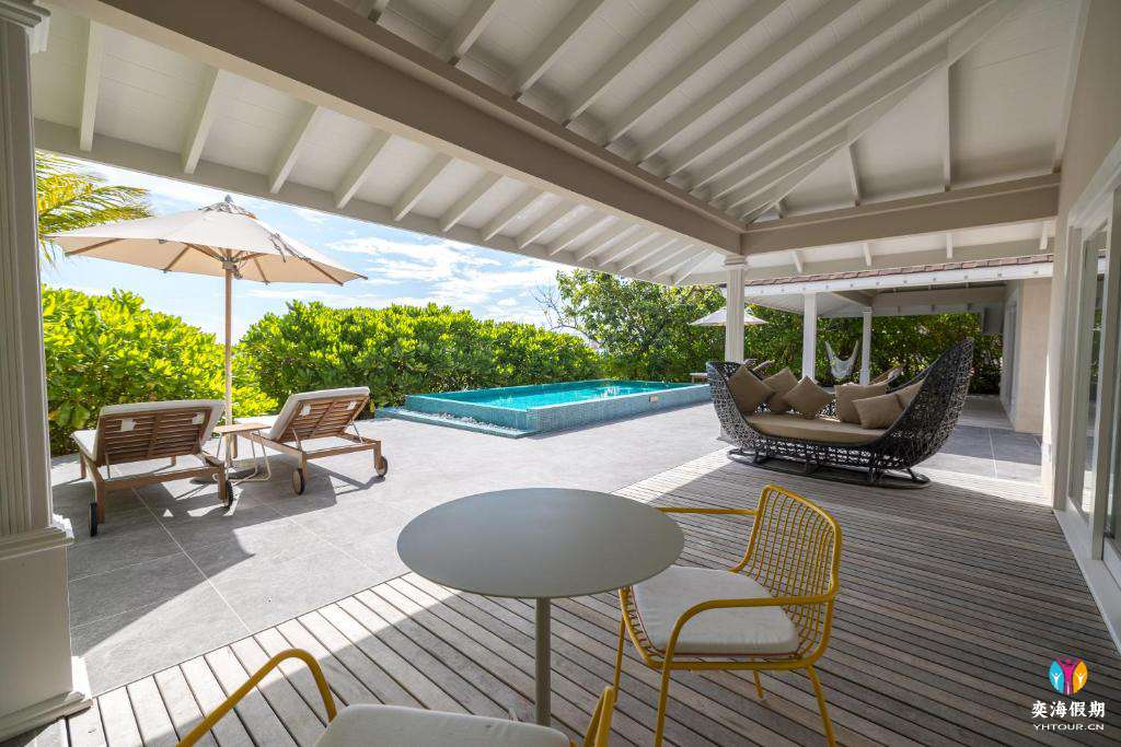 2Bedroom Ocean Beach Villa with pool (3).jpg