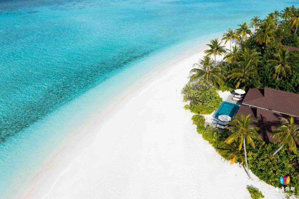 2Bedroom Ocean Beach Villa with pool.jpg