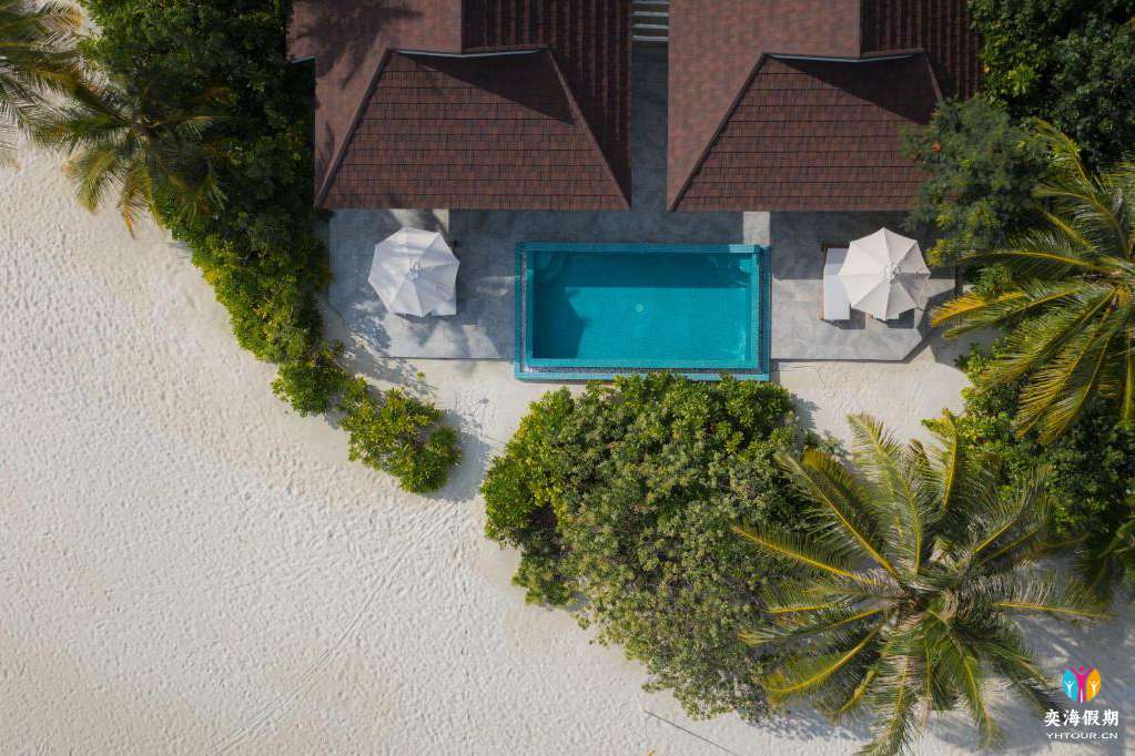 2Bedroom Ocean Beach Villa with pool (2).jpg