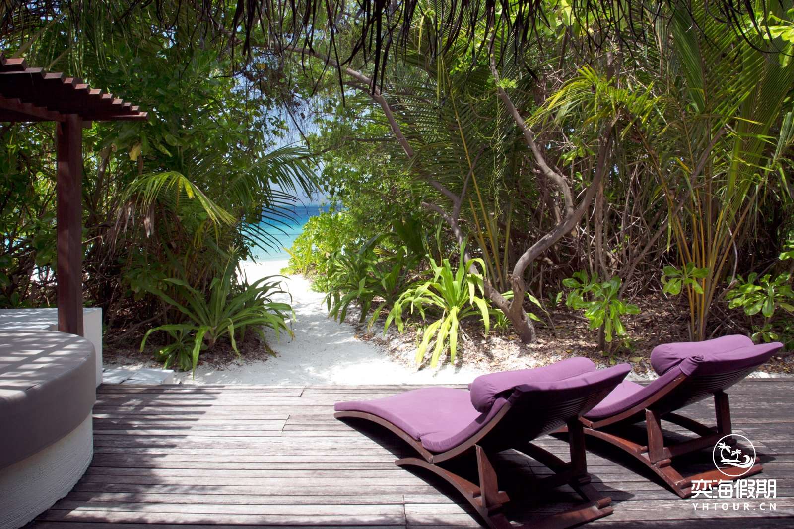 hithi_island_villa6876__large.jpg