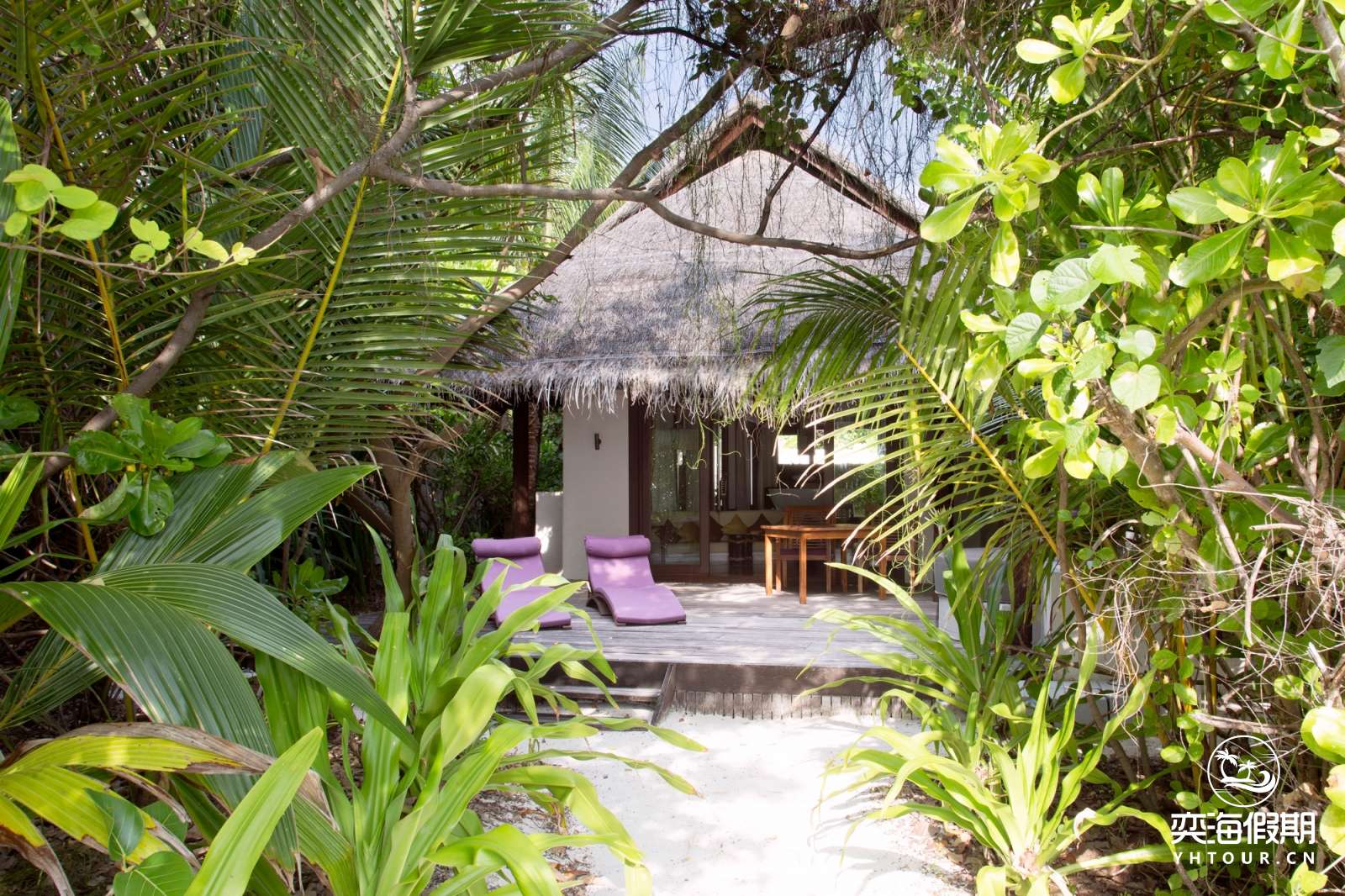 hithi_island_villa6610__large.jpg