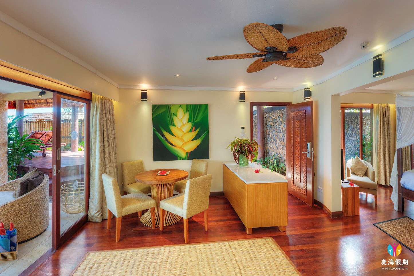 Beachfront Pool Suite (2).jpg