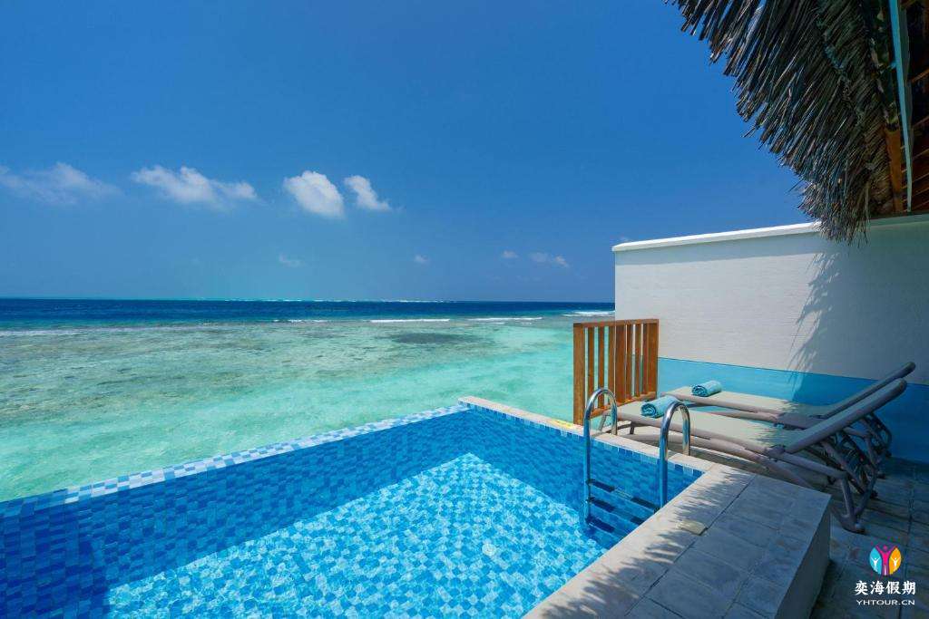 Lagoon Villa with Pool.jpg
