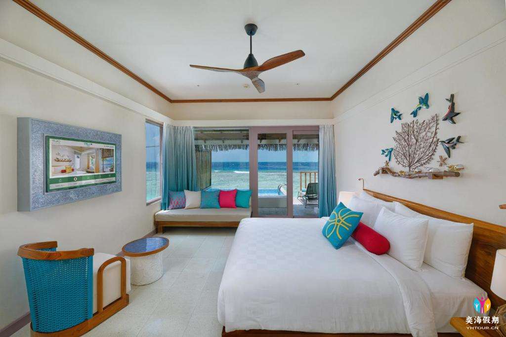 Lagoon Villa with Pool (1).jpg