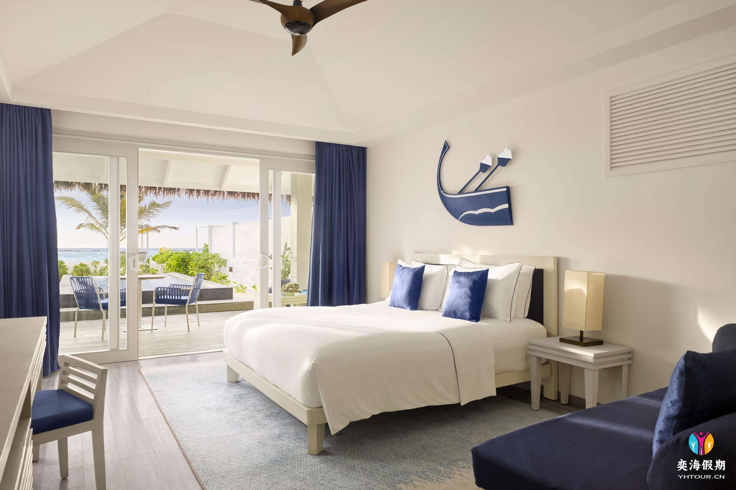 Villa Nautica - Sunset Beach Pool Villa - Bed - Large.jpg