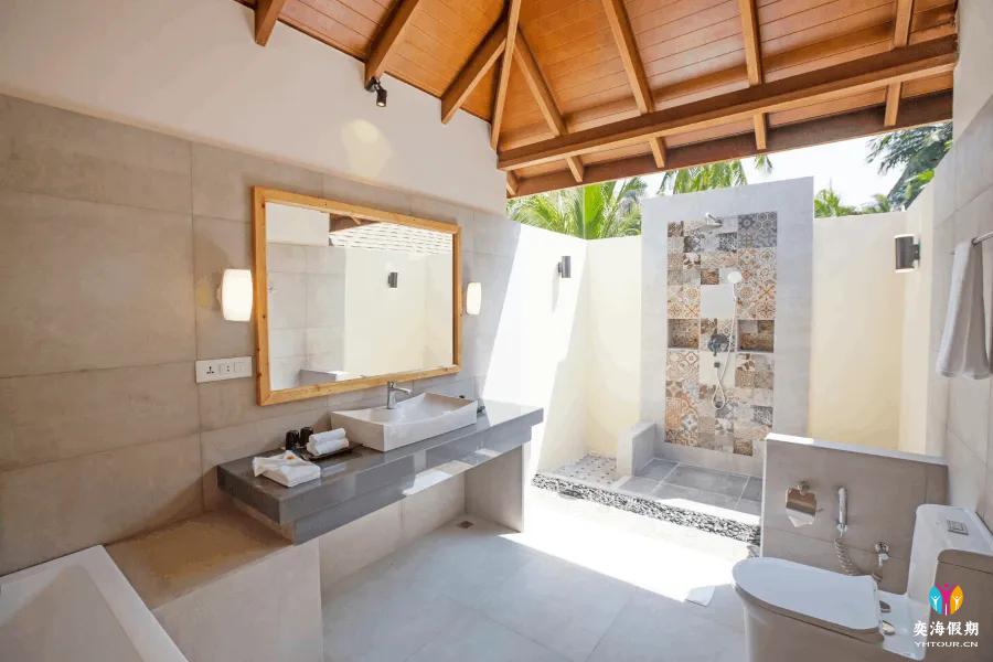 Deluxe Two Bedroom Beach Suites.webp (3).jpg