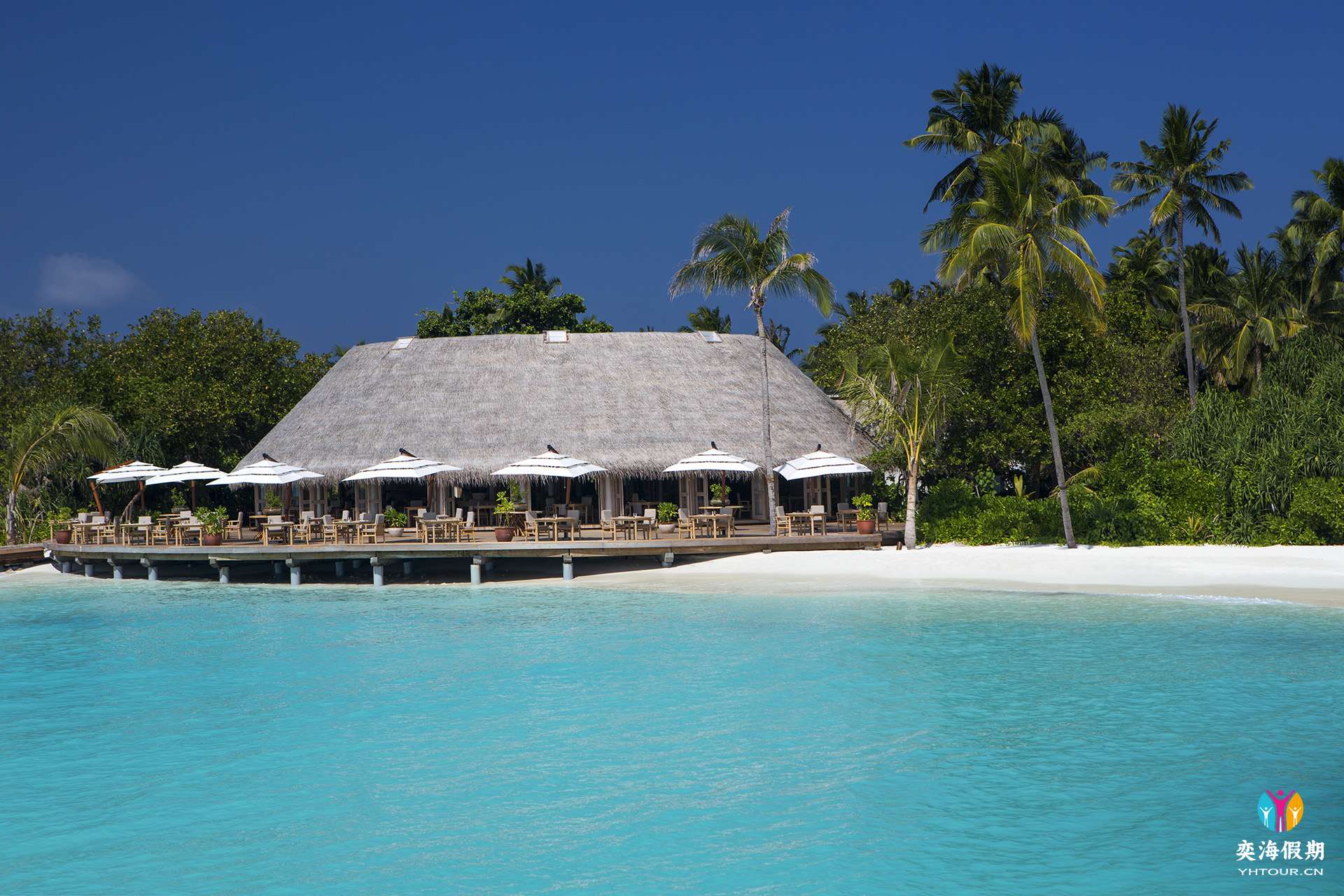 Milaidhoo Maldives_Ocean Restaurant (4).jpg