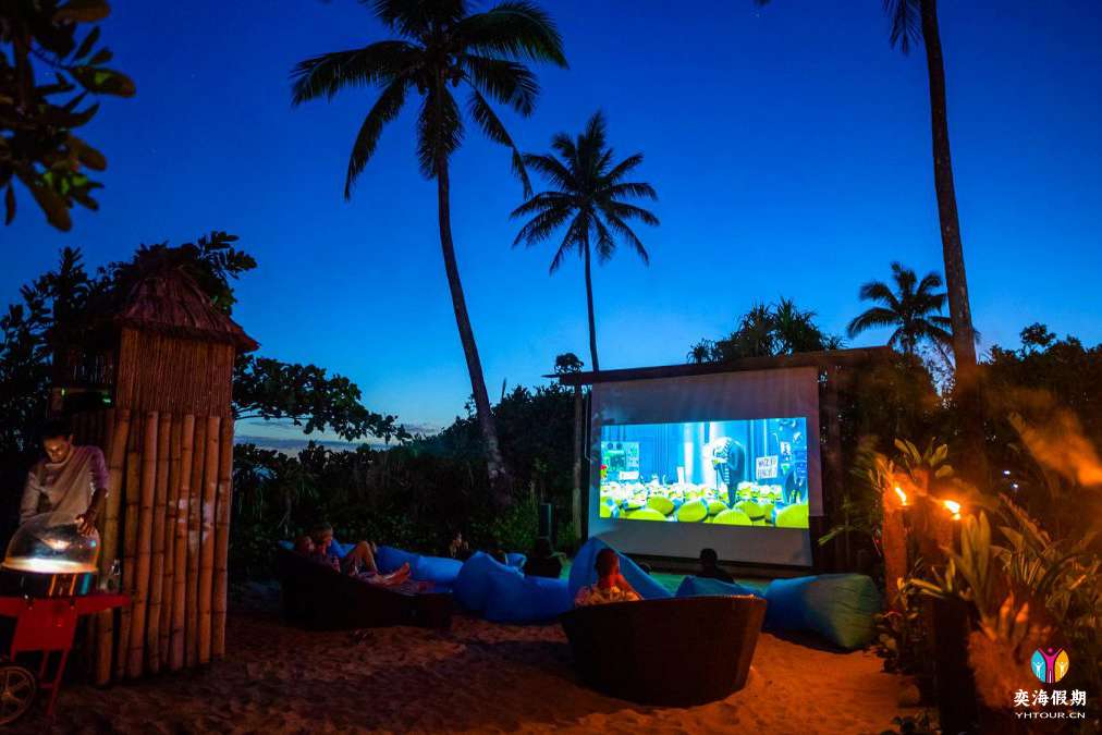 CINEMATIC SUNSET DINING.jpg