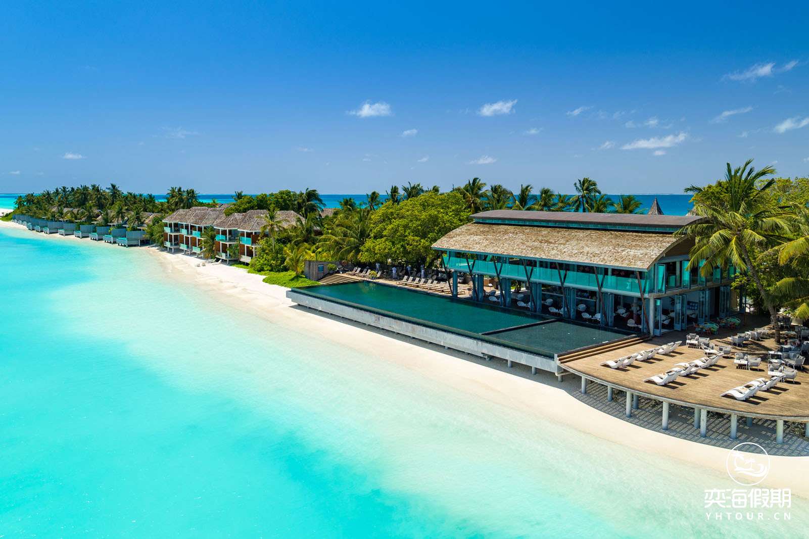 Kuramathi_IslandAerial-23.jpg