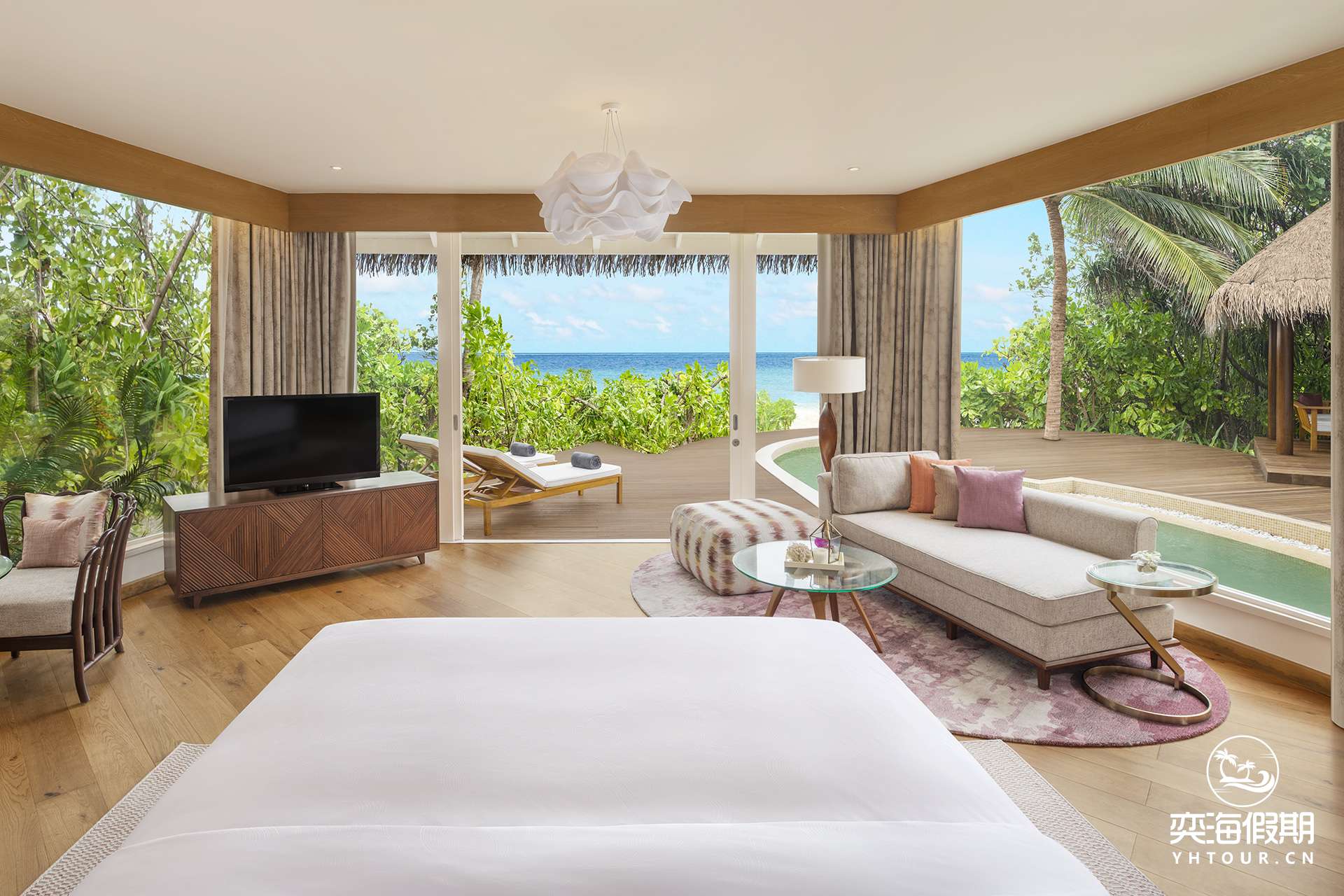 Duplex_Beach_Villa_Bedroom_in_out.jpg