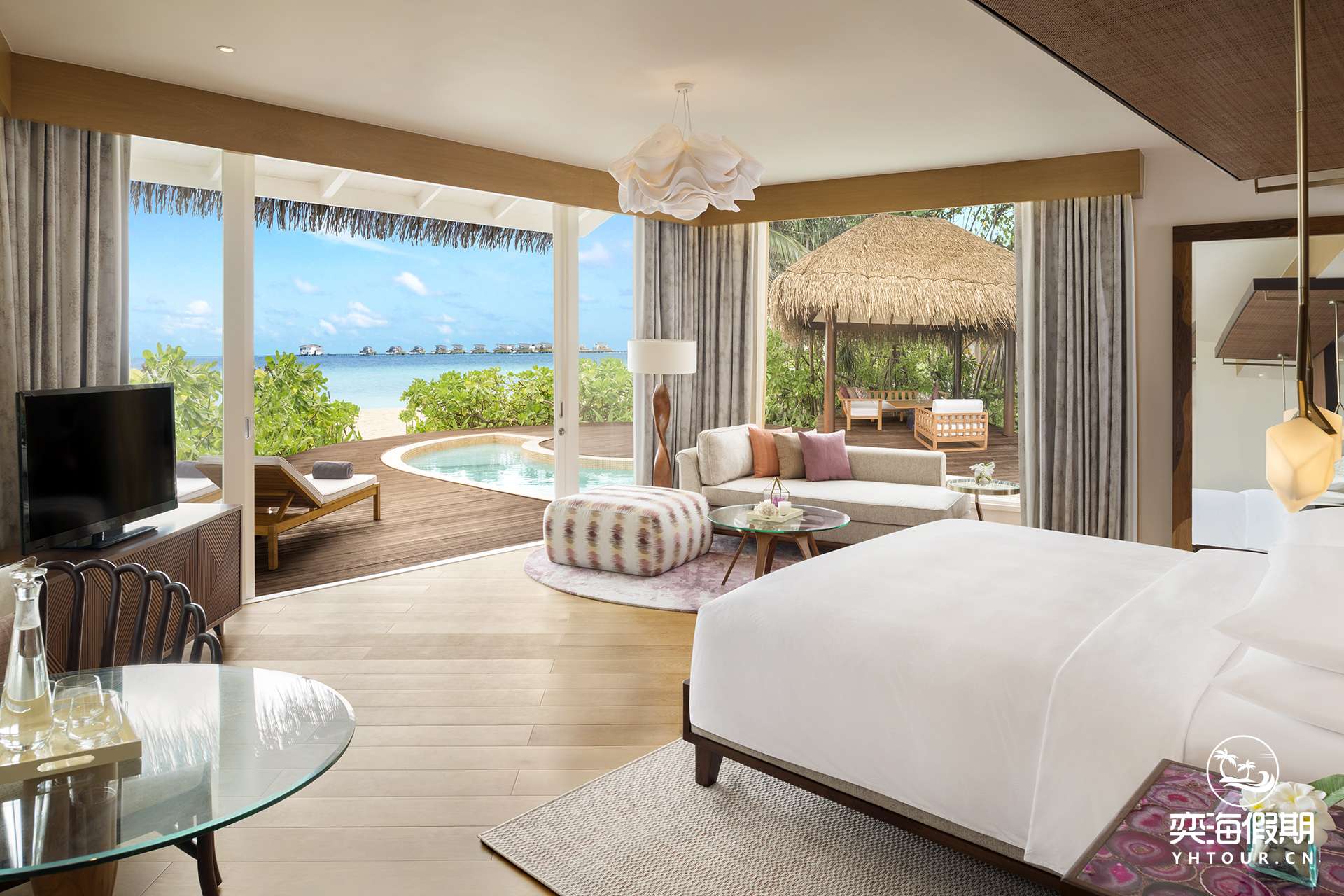 Duplex_Beach_Villa_Bedroom.jpg