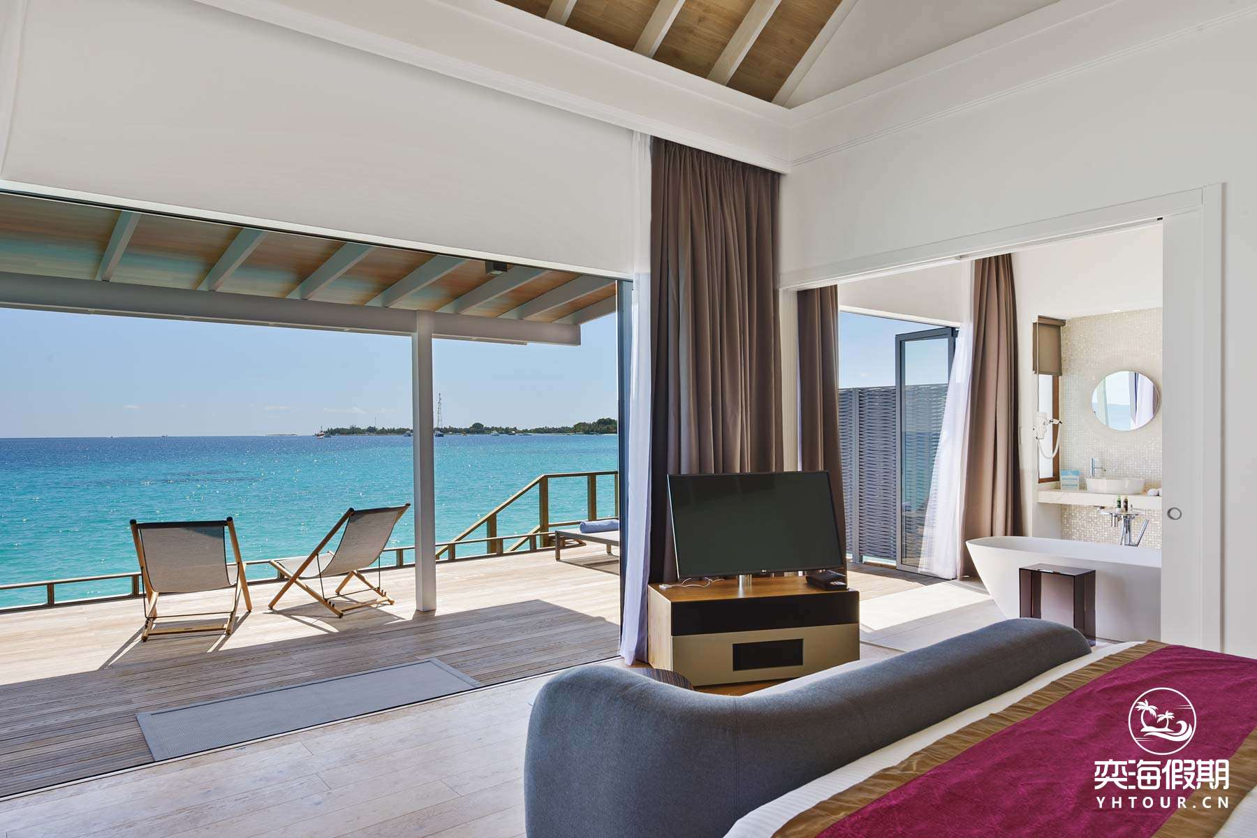 Deluxe Water Villa3.jpg