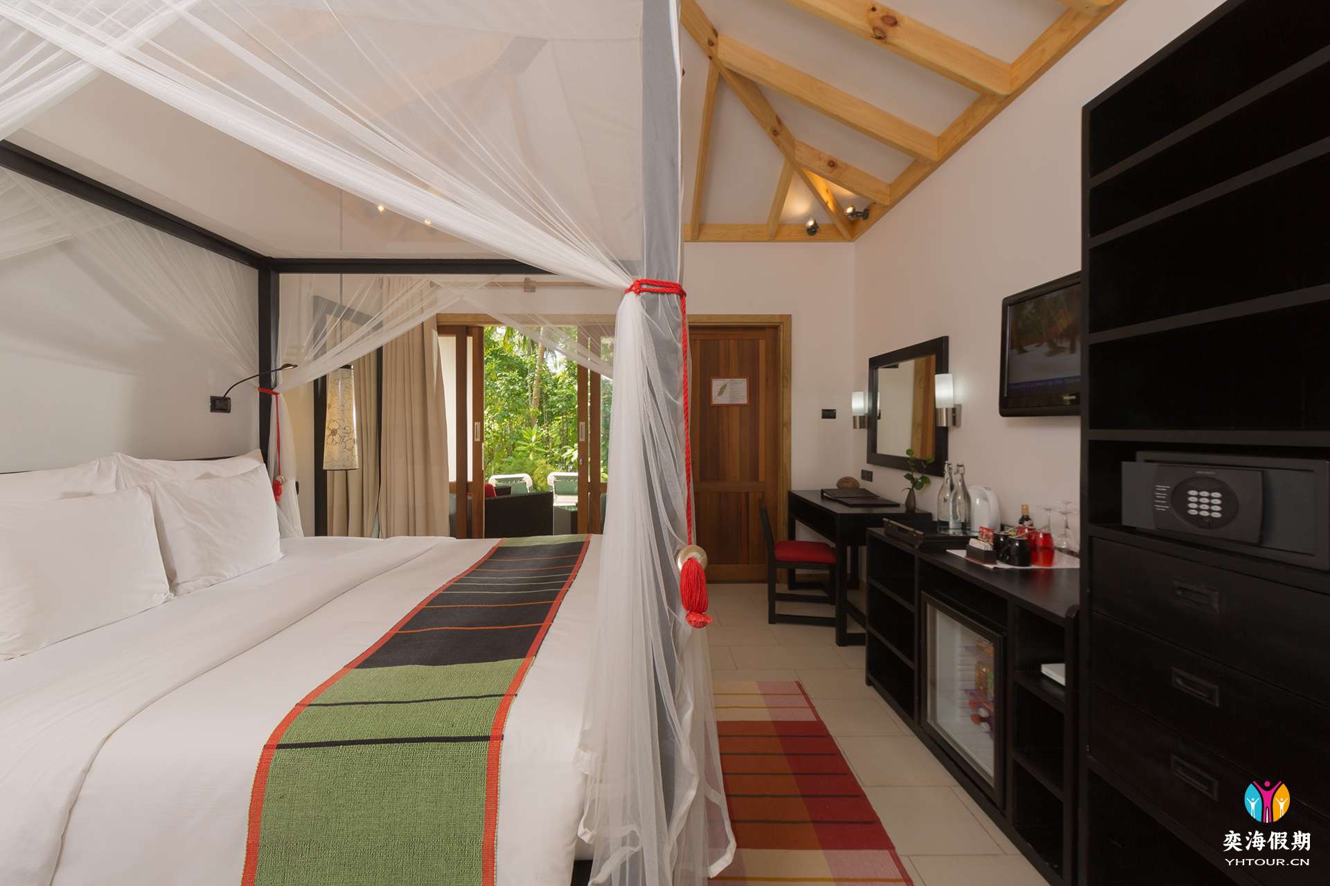 VilamendhooGardenRoomBedroom2.jpg