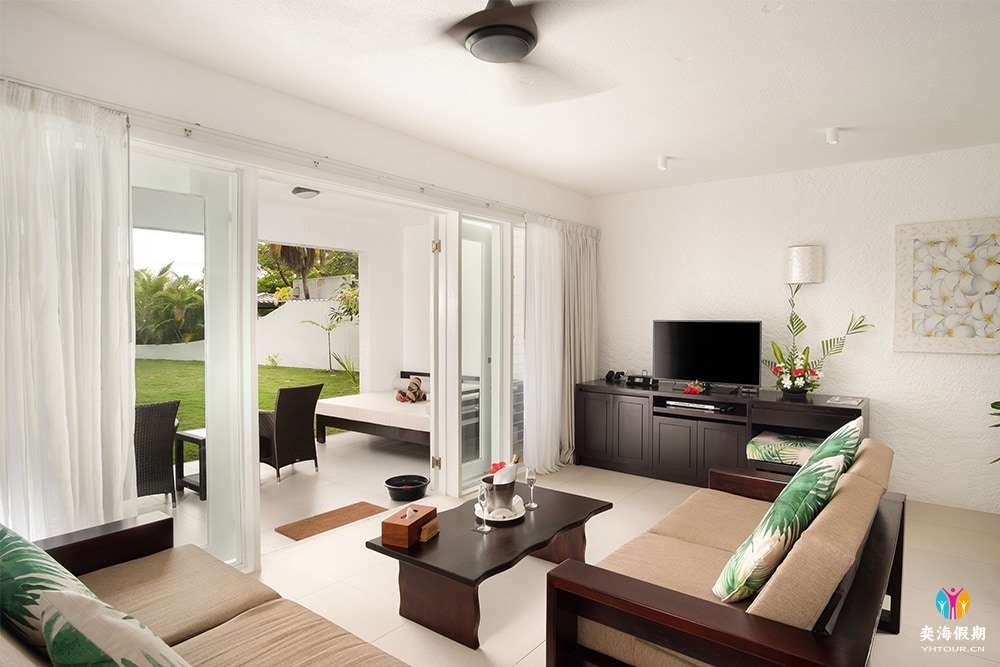 Deluxe-suite-1.jpg